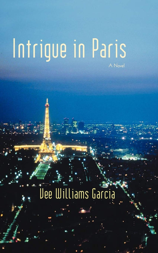 Intrigue in Paris  - Paperback